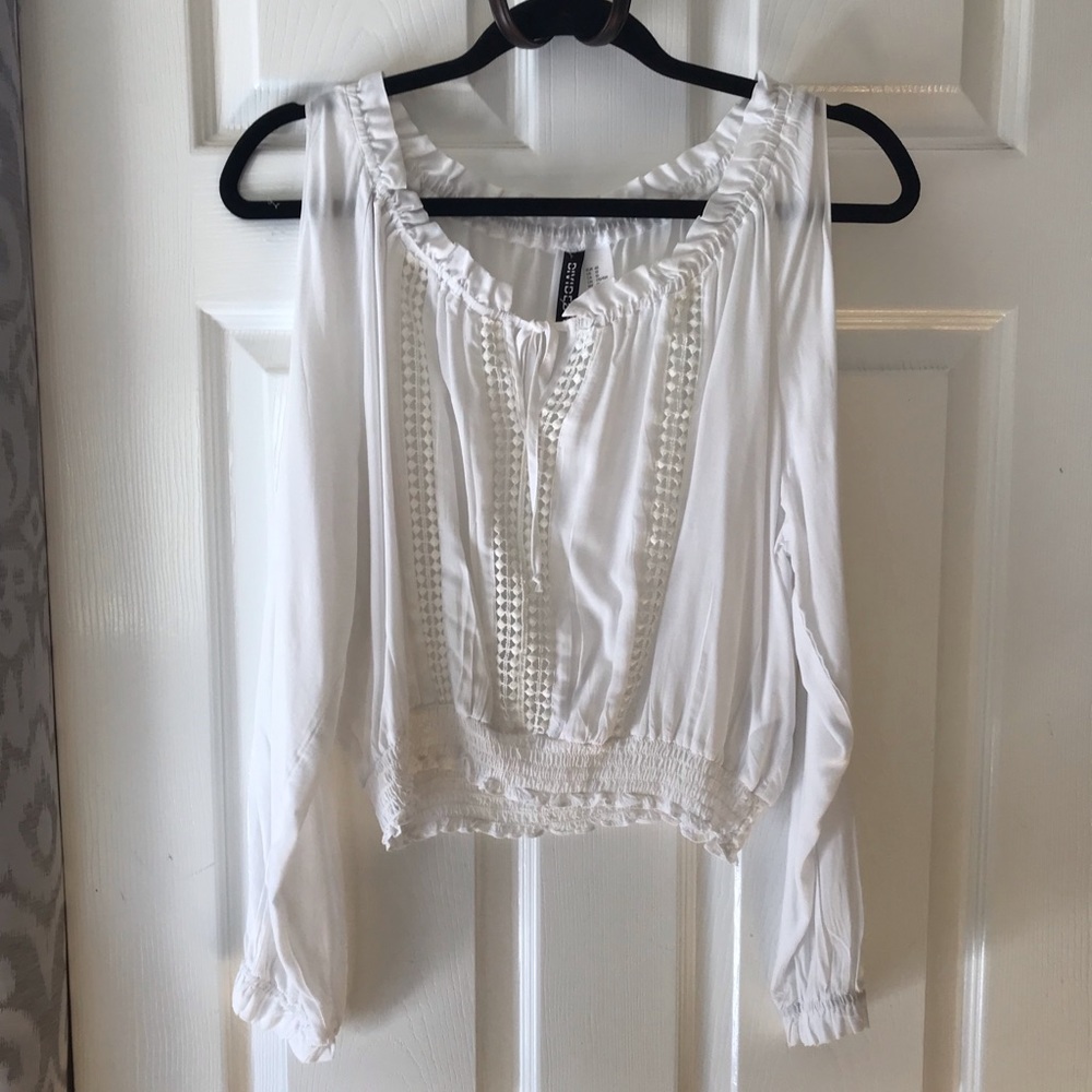 White top - Picture 1 of 2